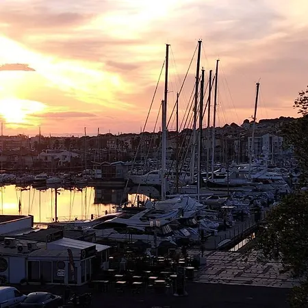 Magnifique T2 Duplex Vue Port Appartement *